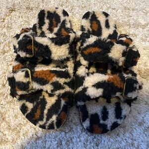 Leopard Print Fuzzy Sandals
